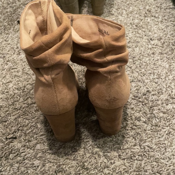 Chinese laundry lightly worn 6 booties - Picture 3 of 4
